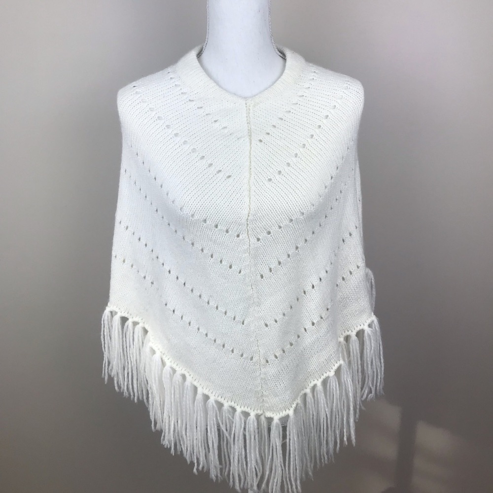 APT 9 Poncho in Cream color. One size.